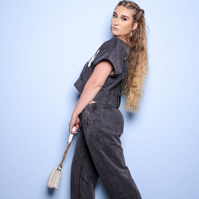 Posheon Prestige – Zipper Detail Cropped Set (Top + Pants)